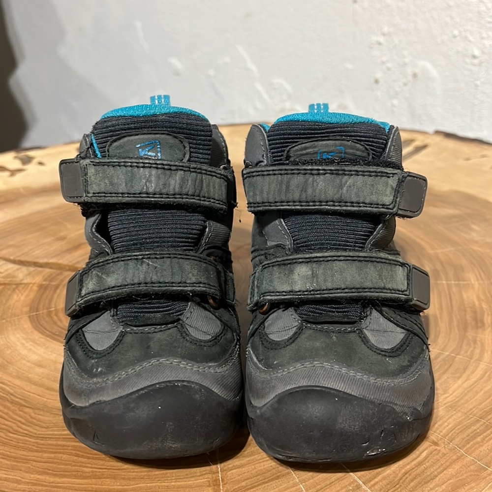 Winter Boots Size 9 Toddler
